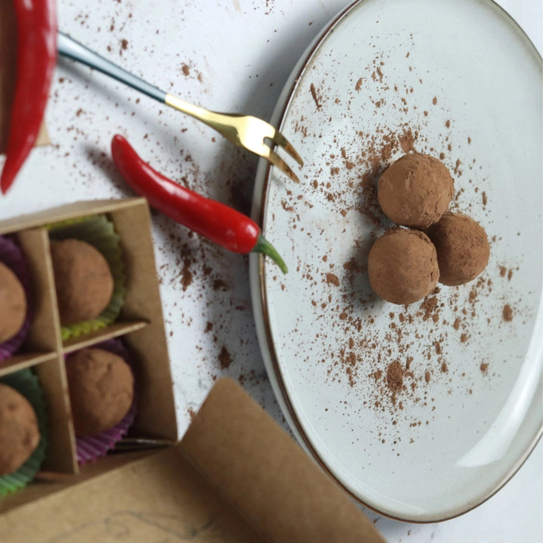 7alli Chocolte Truffles w Chili Hint  (8 pcs) - 7alli Chocolte Truffles w Chili Hint  (8 pcs) - View 5